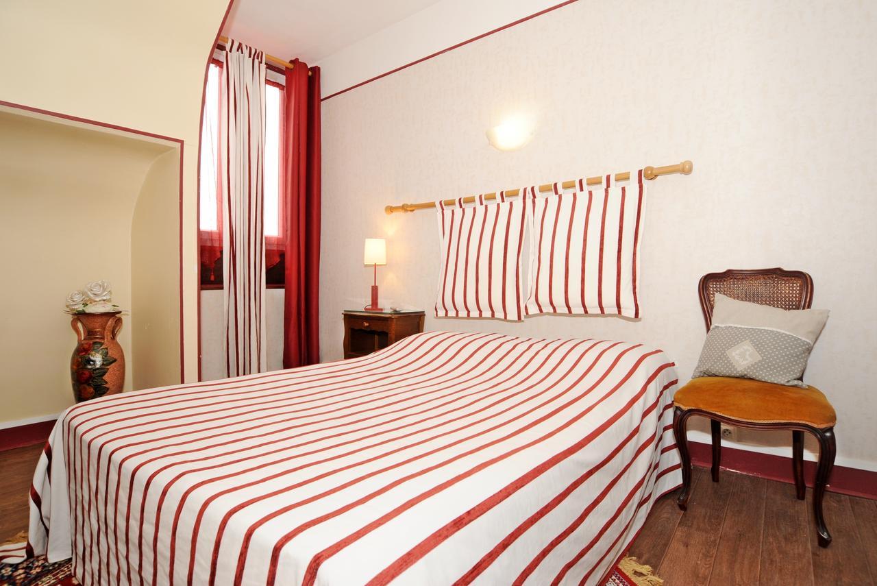 Hostellerie Du Grand Sully Exterior photo
